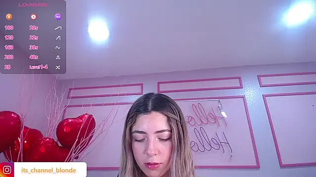 Snapshot of channel_blonde_a chatting on 6, 2, 2025 channel blonde a online show from 6, 2, 2025