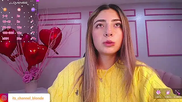 Snapshot of channel_blonde_a chatting on 18, 2, 2025 channel blonde a online show from 18, 2, 2025