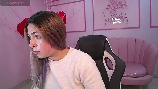 Snapshot of channel_blonde_a chatting on 19, 2, 2025 channel blonde a online show from 19, 2, 2025