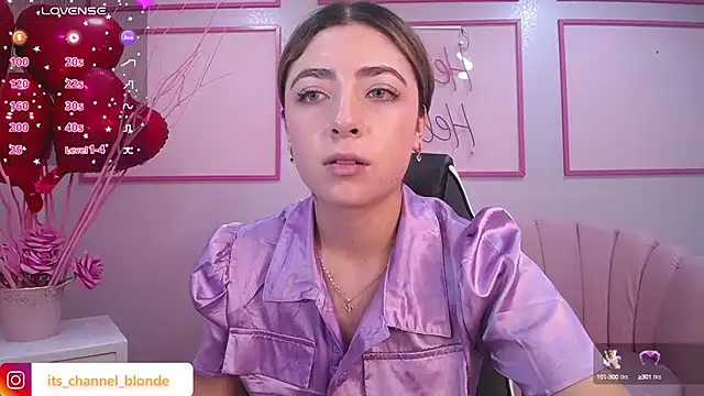 Snapshot of channel_blonde_a chatting on 21, 2, 2025 channel blonde a online show from 21, 2, 2025