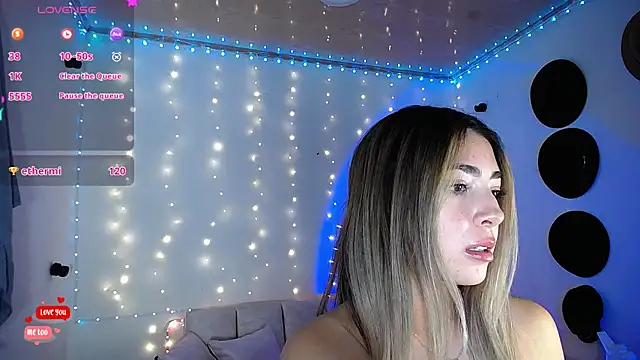 Snapshot of channel_blonde_a chatting on 5, 3, 2025 channel blonde a online show from 5, 3, 2025