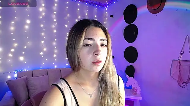 Snapshot of channel_blonde_a chatting on 6, 3, 2025 channel blonde a online show from 6, 3, 2025