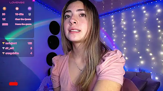 Snapshot of channel_blonde_a chatting on 8, 3, 2025 channel blonde a online show from 8, 3, 2025