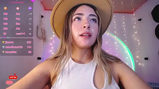 Snapshot of channel_blonde_a chatting on 12, 3, 2025 channel blonde a online show from 12, 3, 2025