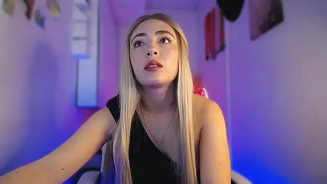 Snapshot of channel_blonde_a chatting on 15, 9, 2025 channel blonde a online show from 15, 9, 2025