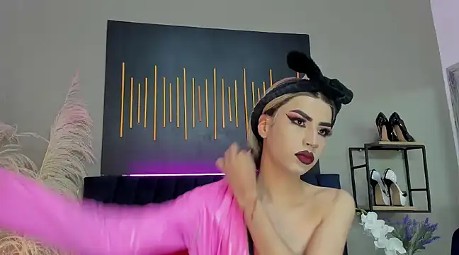 BrianaSchafer online show from 28, 2, 2025