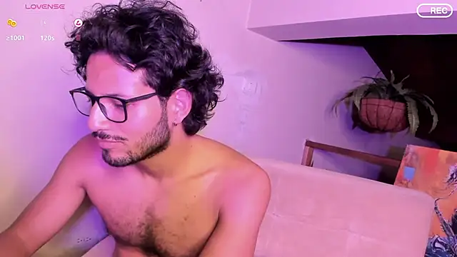 Snapshot of Nicholasrodrii chatting on 23, 3, 2025 Nicholasrodrii online show from 23, 3, 2025