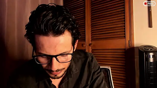 Snapshot of Nicholasrodrii chatting on 8, 9, 2025 Nicholasrodrii online show from 8, 9, 2025