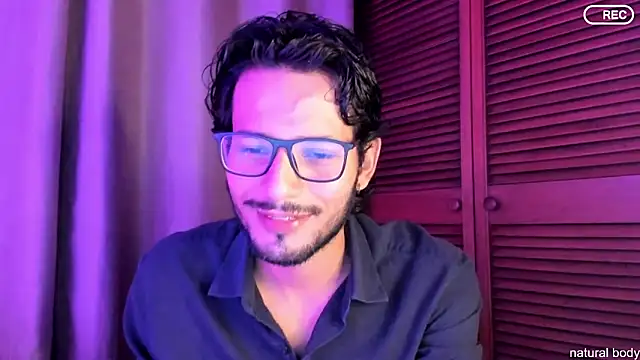 Snapshot of Nicholasrodrii chatting on 7, 10, 2025 Nicholasrodrii online show from 7, 10, 2025