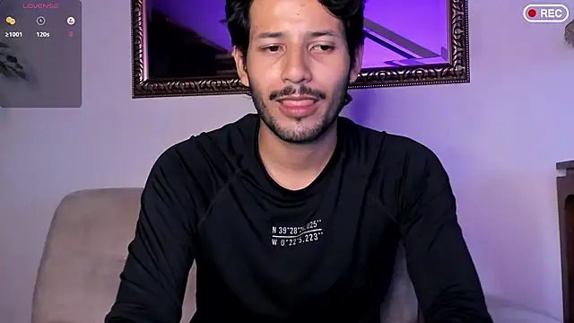 Snapshot of Nicholasrodrii chatting on 14, 12, 2025 Nicholasrodrii online show from 14, 12, 2025