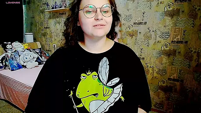 WhisperInTheDarkk online show from 10, 9, 2025