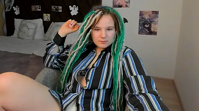 Snapshot of GloriaHylivi chatting on 7, 12, 2024 GloriaHylivi online show from 7, 12, 2024