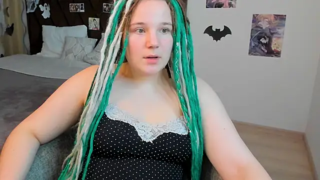 Snapshot of GloriaHylivi chatting on 11, 12, 2024 GloriaHylivi online show from 11, 12, 2024