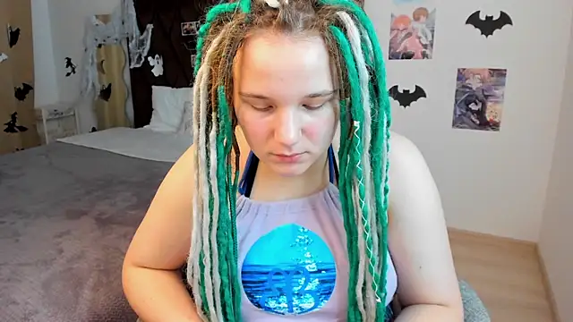 Snapshot of GloriaHylivi chatting on 12, 12, 2024 GloriaHylivi online show from 12, 12, 2024