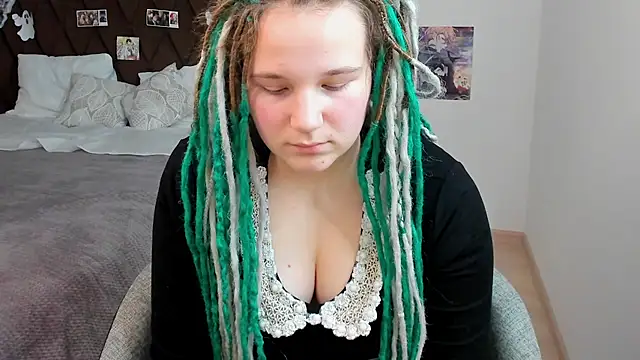 Snapshot of GloriaHylivi chatting on 19, 12, 2024 GloriaHylivi online show from 19, 12, 2024