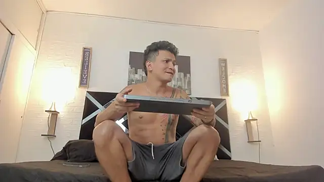 Snapshot of nakedfoam1 chatting on 26, 11, 2025 nakedfoam1 online show from 26, 11, 2025