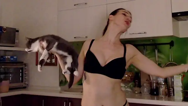 pepper milf online show from 18, 2, 2025