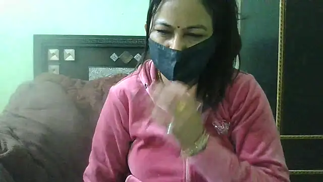 Snapshot of couplesuni chatting on 4, 2, 2025 couplesuni online show from 4, 2, 2025