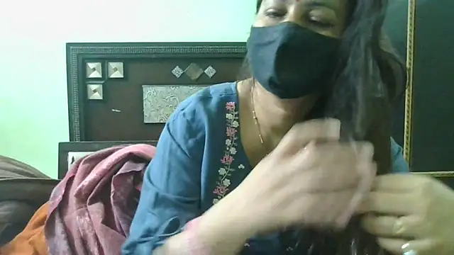 Snapshot of couplesuni chatting on 3, 3, 2025 couplesuni online show from 3, 3, 2025