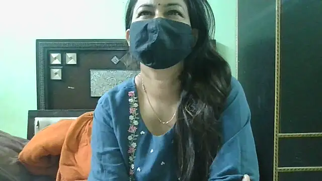 Snapshot of couplesuni chatting on 3, 3, 2025 couplesuni online show from 3, 3, 2025