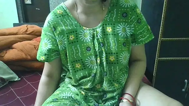 Snapshot of couplesuni chatting on 6, 10, 2025 couplesuni online show from 6, 10, 2025