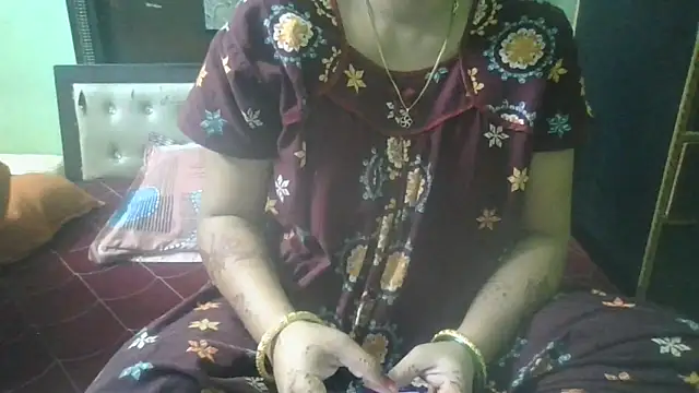 Snapshot of couplesuni chatting on 15, 10, 2025 couplesuni online show from 15, 10, 2025