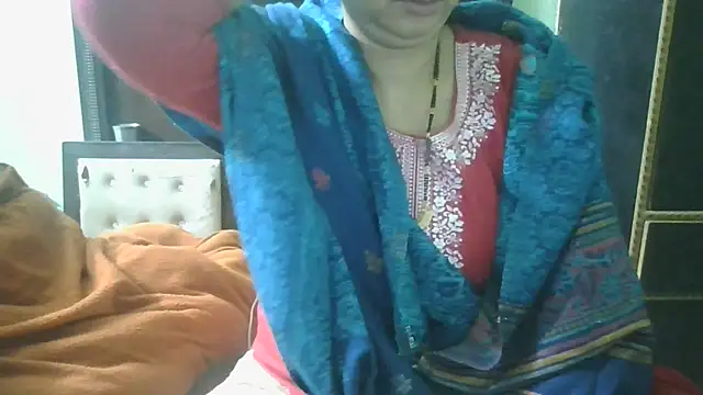 Snapshot of couplesuni chatting on 20, 11, 2025 couplesuni online show from 20, 11, 2025