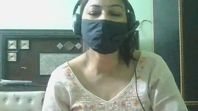 Snapshot of couplesuni chatting on 16, 3, 2026 couplesuni online show from 16, 3, 2026