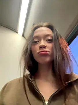 Snapshot of Sophie_Avory chatting on 19, 10, 2025 Sophie Avory online show from 19, 10, 2025