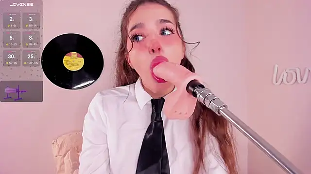 Snapshot of LosAlicee chatting on 22, 10, 2025 LosAlicee online show from 22, 10, 2025