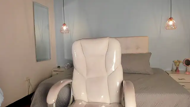 Emma23   online show from 11, 2, 2025