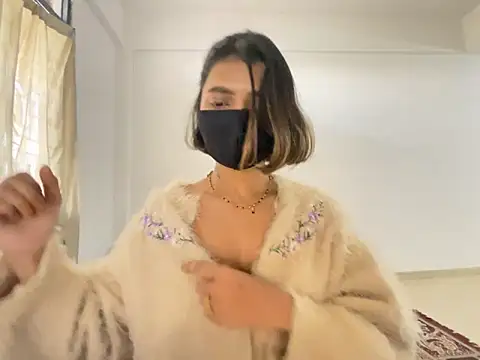 MaYaa  11 online show from 3, 1, 2025