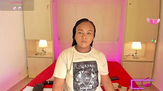 EmilyyStuart online show from 7, 10, 2025