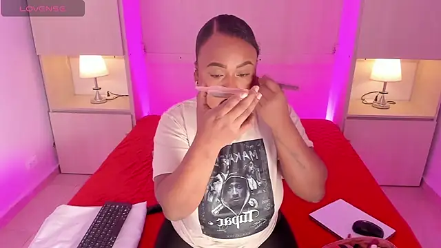 EmilyyStuart online show from 19, 3, 2026