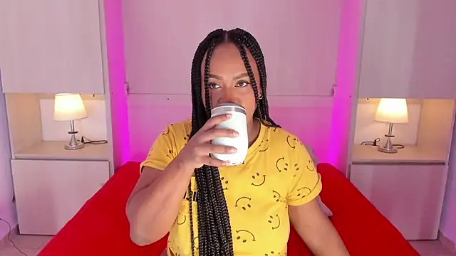 EmilyyStuart online show from 5, 5, 2026