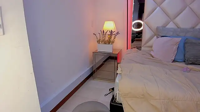 KimRoussee online show from 7, 12, 2024