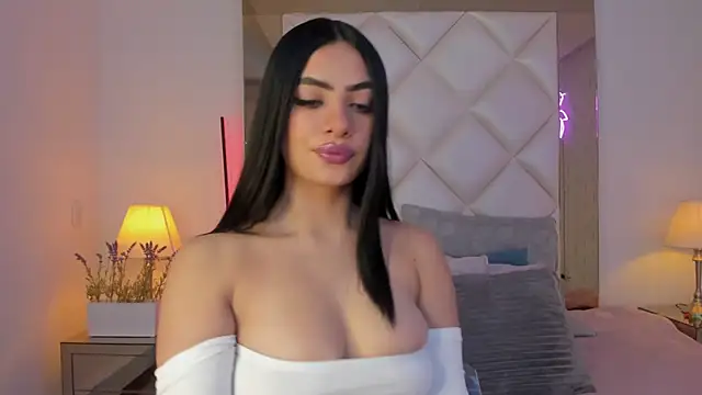 KimRoussee online show from 11, 12, 2024