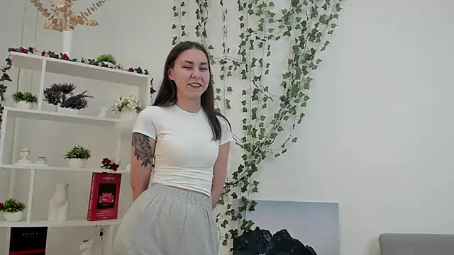 Snapshot of MaidaDwinell chatting on 15, 5, 2026 MaidaDwinell online show from 15, 5, 2026