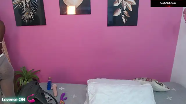 Snapshot of petitelittleebony chatting on 9, 3, 2025 petitelittleebony online show from 9, 3, 2025