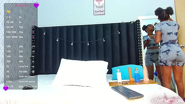 Snapshot of petitelittleebony chatting on 13, 3, 2025 petitelittleebony online show from 13, 3, 2025