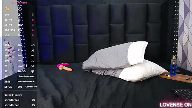 Snapshot of petitelittleebony chatting on 18, 3, 2025 petitelittleebony online show from 18, 3, 2025