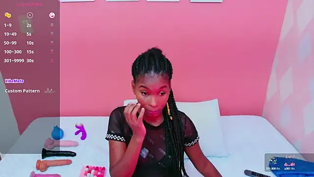 Snapshot of petitelittleebony chatting on 11, 9, 2025 petitelittleebony online show from 11, 9, 2025