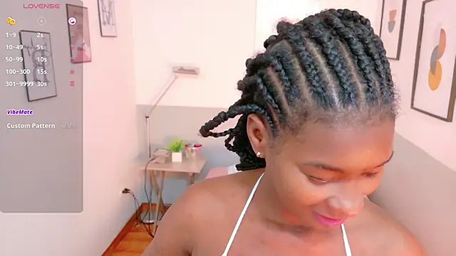 Snapshot of petitelittleebony chatting on 21, 9, 2025 petitelittleebony online show from 21, 9, 2025