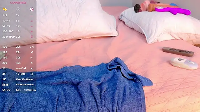 Snapshot of petitelittleebony chatting on 22, 9, 2025 petitelittleebony online show from 22, 9, 2025