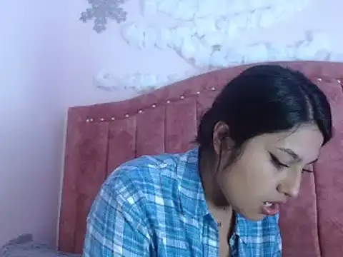 SarahStones online show from 4, 1, 2025