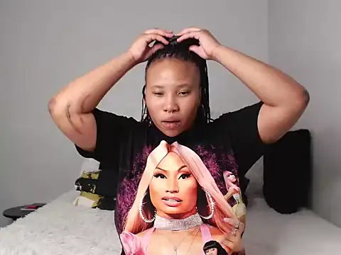 Snapshot of DrippinCaramelCutie chatting on 26, 12, 2024 DrippinCaramelCutie online show from 26, 12, 2024