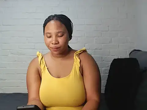 Snapshot of DrippinCaramelCutie chatting on 27, 1, 2025 DrippinCaramelCutie online show from 27, 1, 2025