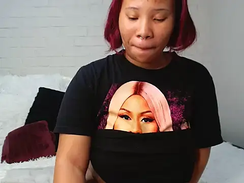 Snapshot of DrippinCaramelCutie chatting on 2, 3, 2025 DrippinCaramelCutie online show from 2, 3, 2025