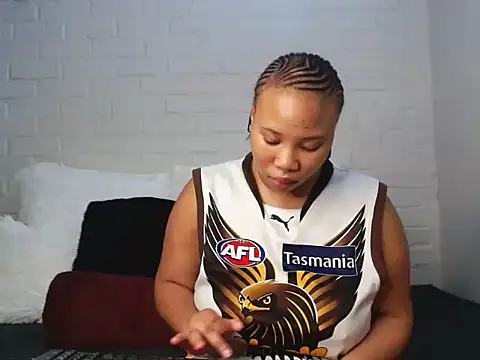 Snapshot of DrippinCaramelCutie chatting on 16, 3, 2025 DrippinCaramelCutie online show from 16, 3, 2025