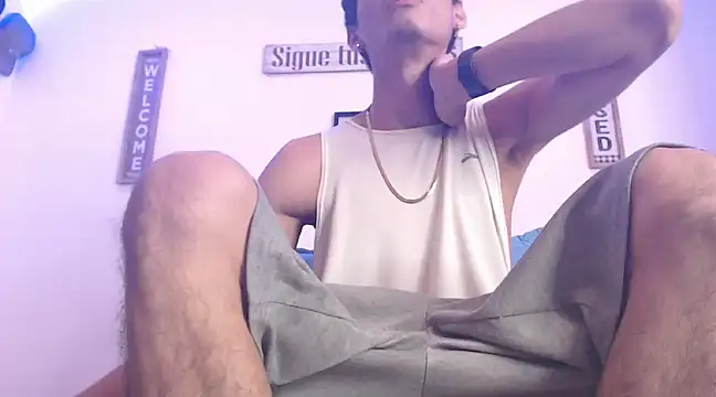 Snapshot of harrytomson_1 chatting on 1, 3, 2025 harrytomson 1 online show from 1, 3, 2025